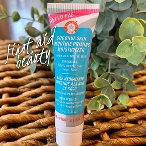 First Aid Beauty Smoothie Priming Moisturizer